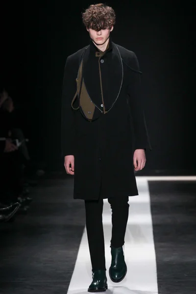 Look 3